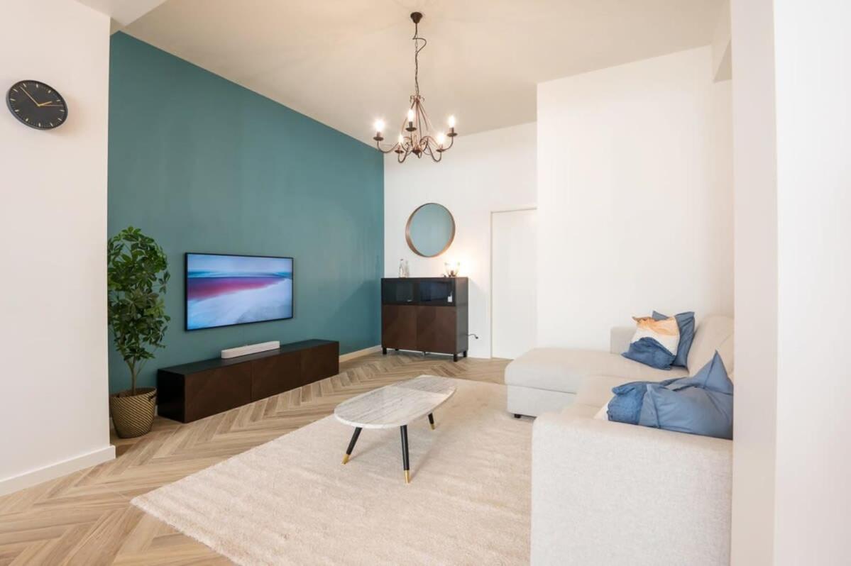 Beautiful Renovated In An Authentic Building Apartamento *