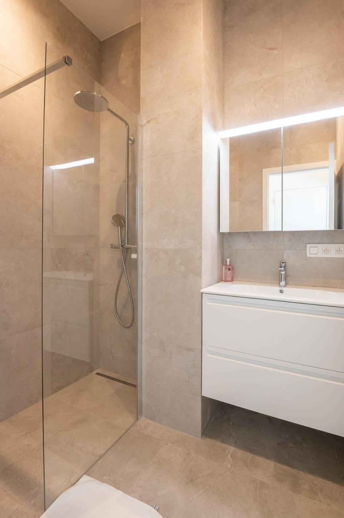Beautiful Renovated In An Authentic Building Ostende